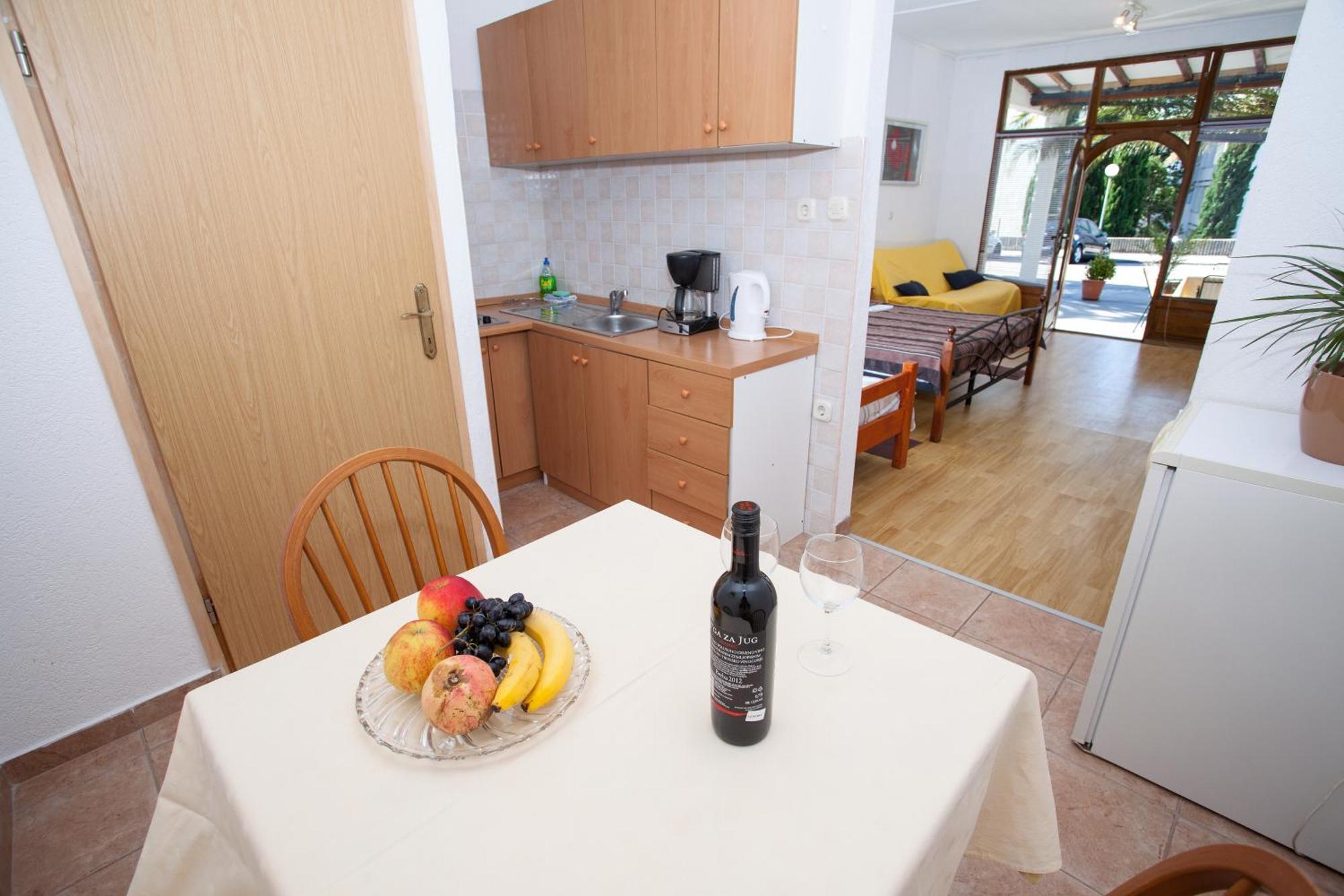 Apartments Kovacic Makarska Oda fotoğraf